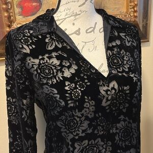 🖤Paige Floral Cut Velvet V-Neck Collared buttoned long sleeve semi-sheer top